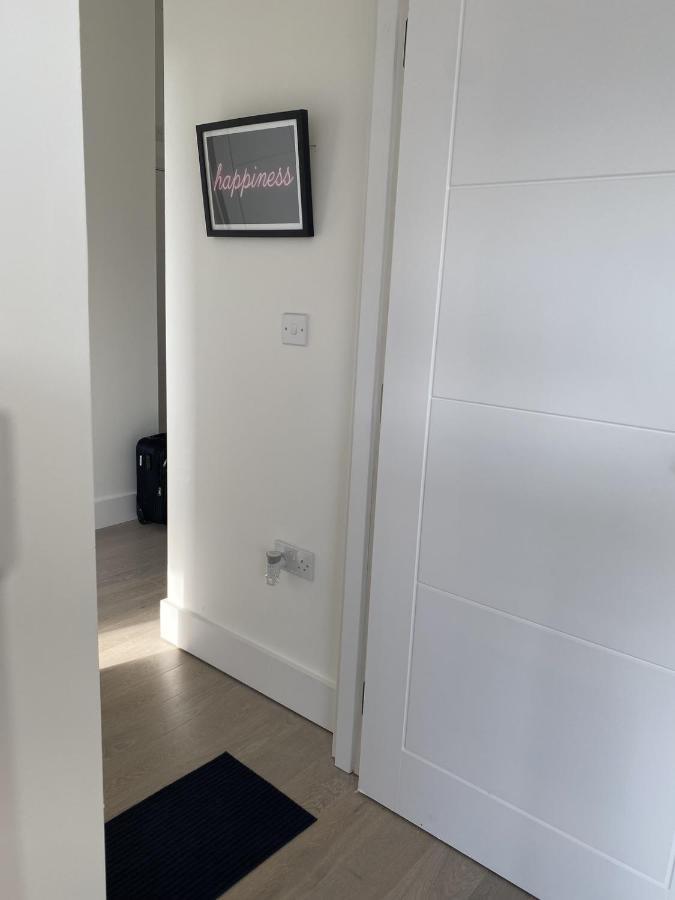 Central Location, Parking, Wi-Fi, Modern Apartment Milton Keynes Exterior photo